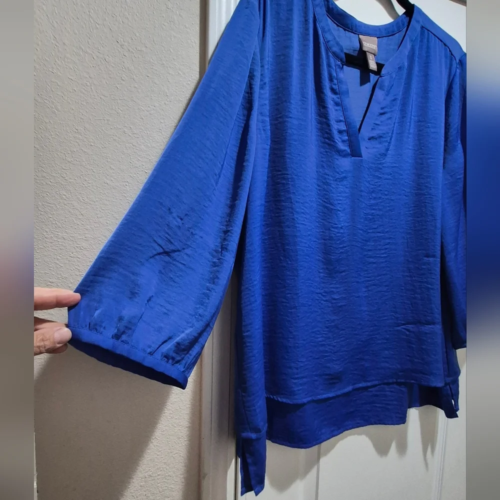 Chico’s 3 Blue Satin Blouse (USA XL) Split Neck Flowing Double Layered Top EUC - Picture 3 of 6
